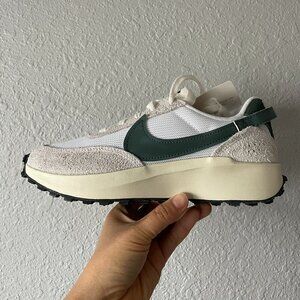 (New In Box) Women's Size 7 Nike Waffle Debut Shoes Vintage Colorway